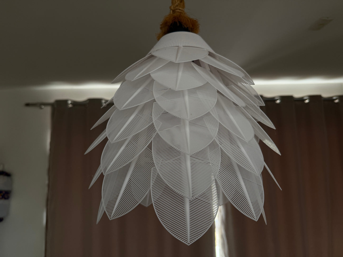 Luminária Pendente Folhas 3D – Elegância Natural e Luz Difusa