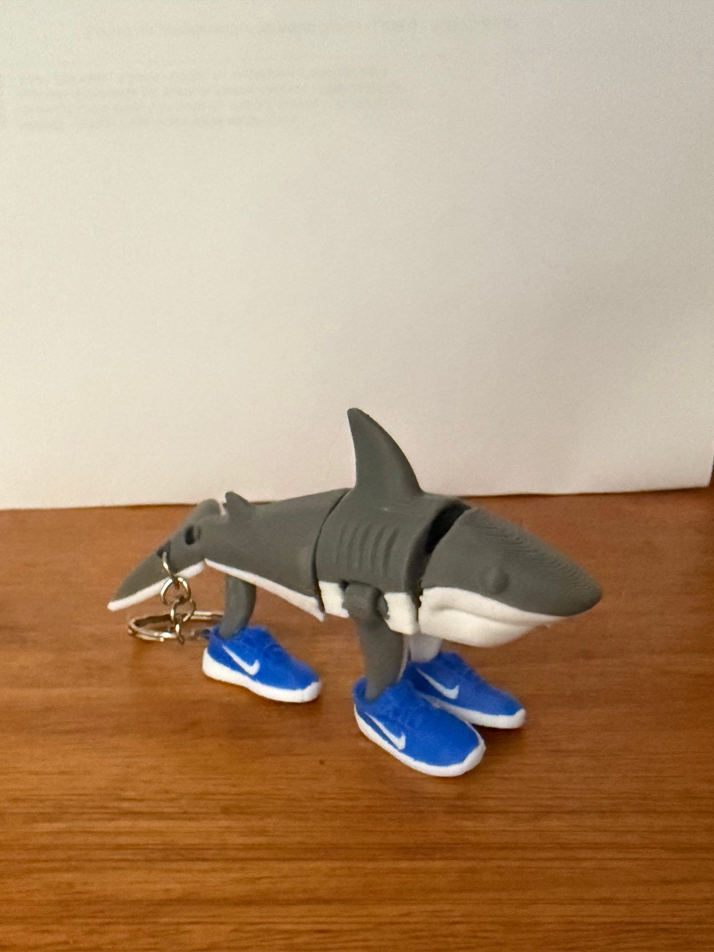 Chaveiro Tubarão Tralalero Tralala Articulado – Hit Divertido!