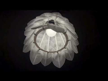 Luminária Pendente Folhas 3D – Elegância Natural e Luz Difusa